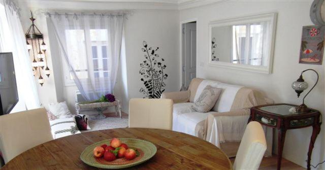 Charming Corner Abode With Castle Views Apartamento Niza Exterior foto